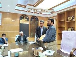 Show details for পাবনার বৃহত্তম ও ঐতিহ্যবাহী শিক্ষাপ্রতিষ্ঠান সরকারী এডওয়ার্ড কলেজের অধ্যক্ষের কার্যালয়ে সাক্ষাৎ  Picture of পাবনার বৃহত্তম ও ঐতিহ্যবাহী শিক্ষাপ্রতিষ্ঠান সরকারী এডওয়ার্ড কলেজের অধ্যক্ষের কার্যালয়ে সাক্ষাৎ